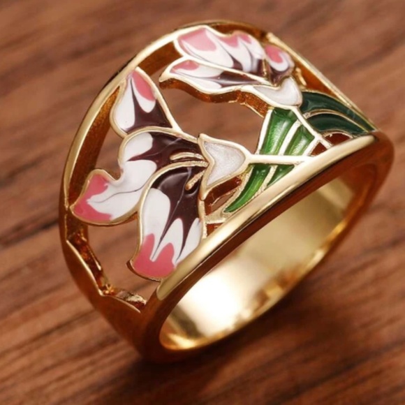 Goldtone Hollow Cut Floral Enamel Cuff Ring sz 6 - Picture 3 of 5